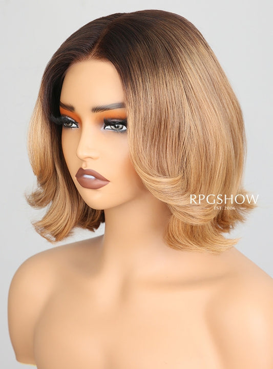 Perruque Lace Front 13x6, longueur épaules, raie au milieu, cheveux ondulés blond caramel balayage - Sofiathewigstylist003