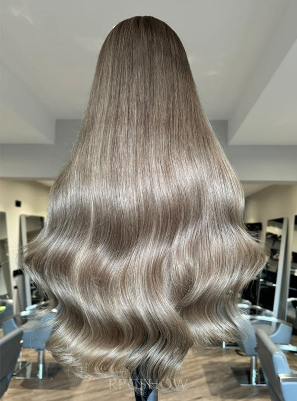 Schulterlange, gewellte Karamellblonde Balayage-Perücken mit Mittelscheitel und Lace-Front - Sofiathewigstylist003